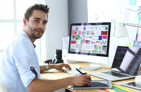 Major in Graphic and Digital Design